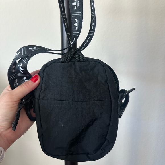 Adidas cross body bag - Picture 3 of 3